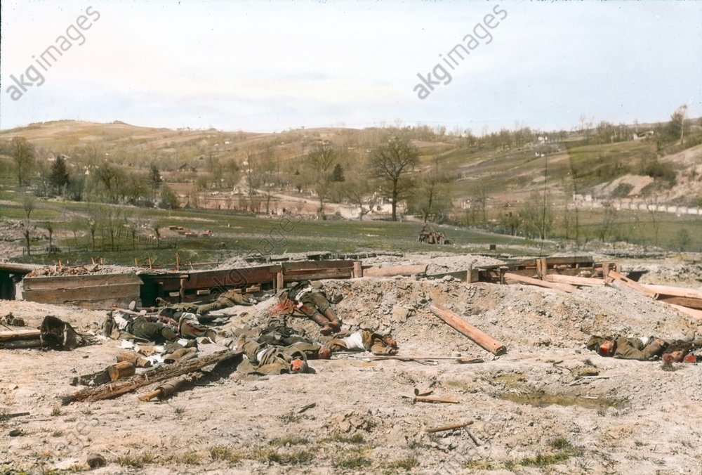 - Destroyed Russian stand, 1915 -