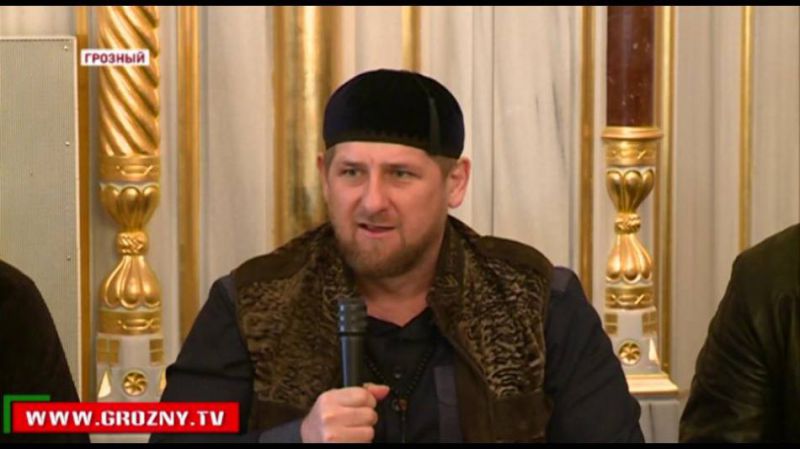Три сотни наркоманов из Чечни в присутствии Кадырова покаялись в мечети