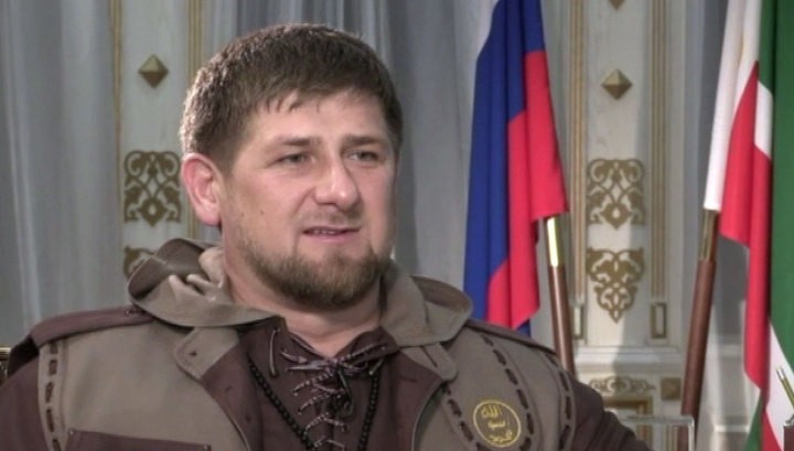 ФСИН наградила Кадырова именным оружием