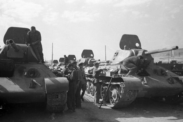 Как лучший танковый ас СССР уничтожил 52 немецких танка