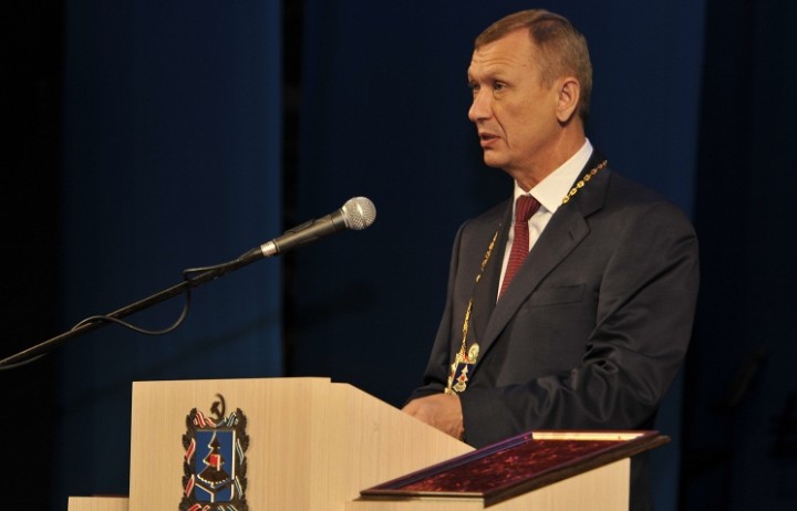 Экс-губернатора Брянской области обвинили в злоупотреблении должностными полномочиями