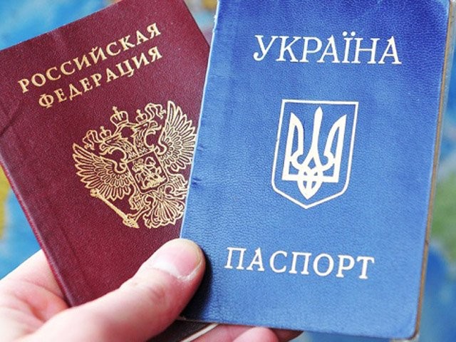Плотницкий: Обсуждается возможность выдачи жителям ДНР и ЛНР российских паспортов