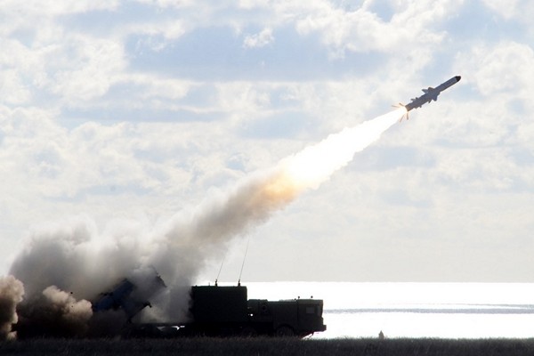 В Крыму военные впервые применили ракетный комплекс "Бал" 