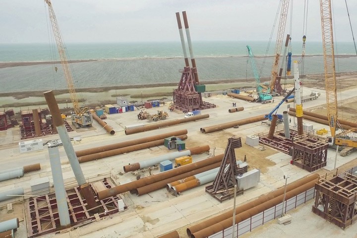 Начат монтаж свайных фундаментов Керченского моста