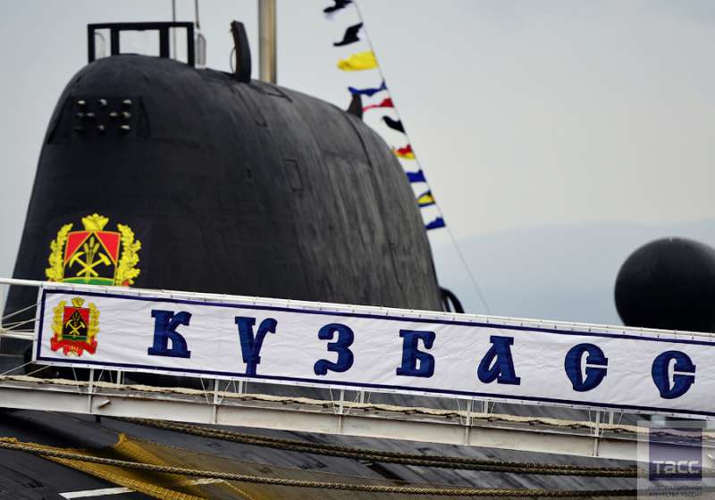 Церемония передачи Тихоокеанскому флоту отремонтированной атомной подводной лодки "Кузбасс"