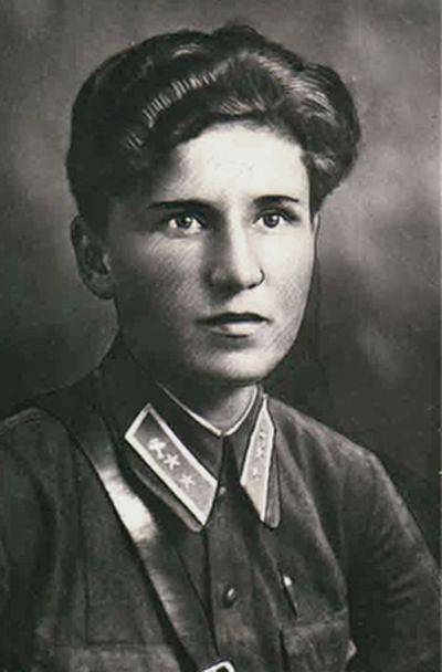 7 декабря исполняется 100 лет со дня рождения отважной лётчицы Будановой Екатерины Васильевны