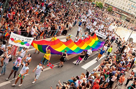 Стокгольмский Прайд (гей-парад). Фото: http://www.stockholmpride.org/en/Join-Pride/Become-a-Proud-Sponsor/