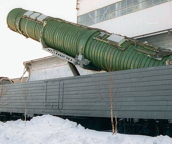 Новые боевые железнодорожные ракетные комплексы внешне даже в мелочах не будут отличаться от обычного рефрижераторного поезда hazbiev-3.jpg 